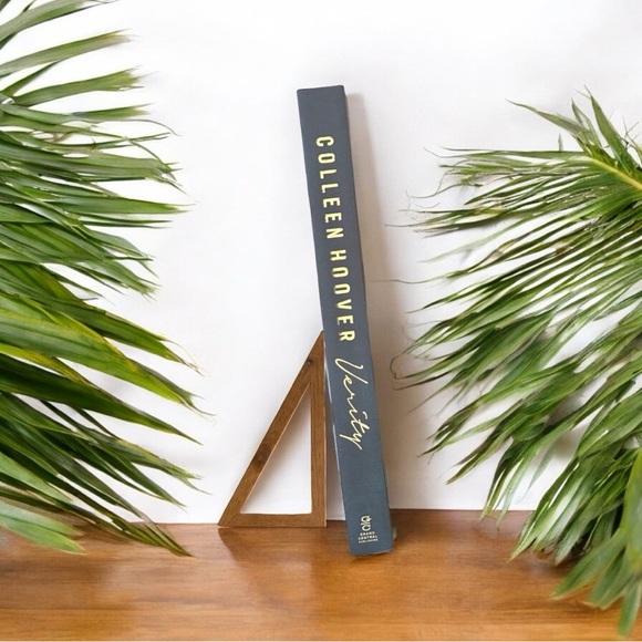 Verity by Colleen Hoover | Romantic Thriller Paperback - Picture 4 of 9